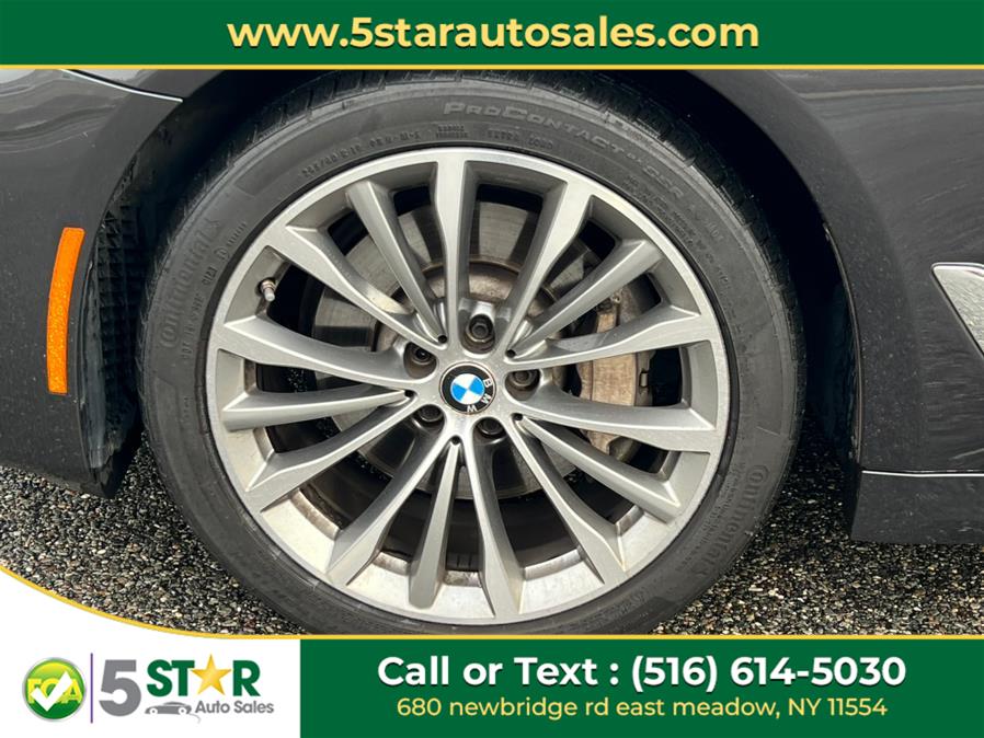 2021 BMW 5-Series 530i xDrive Sedan photo