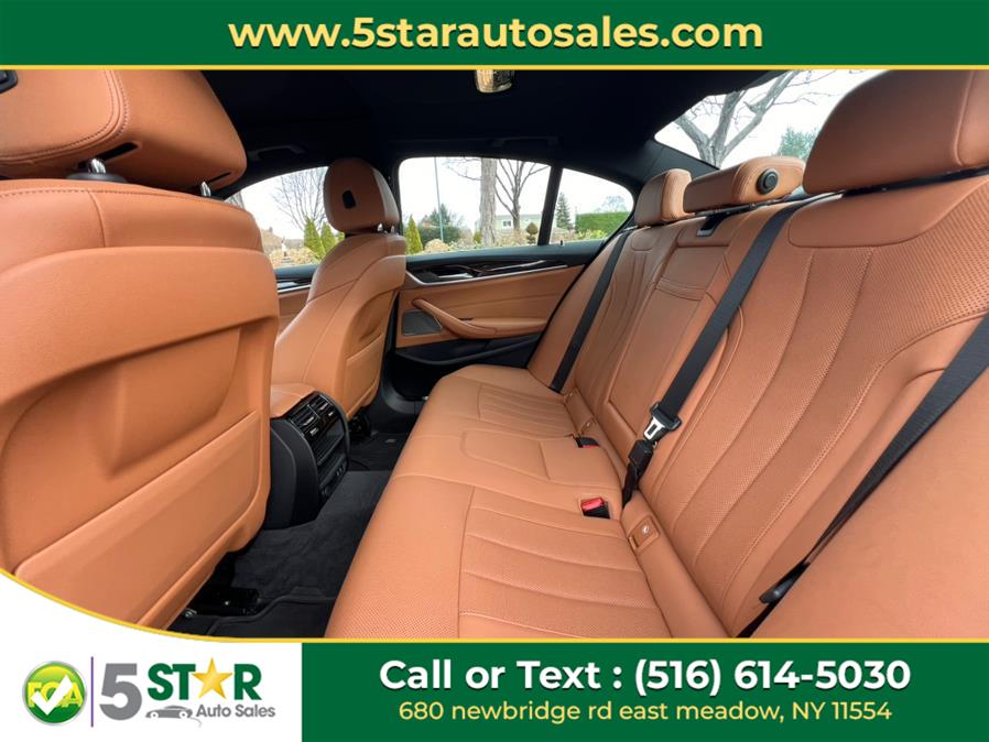 2021 BMW 5-Series 530i xDrive Sedan photo
