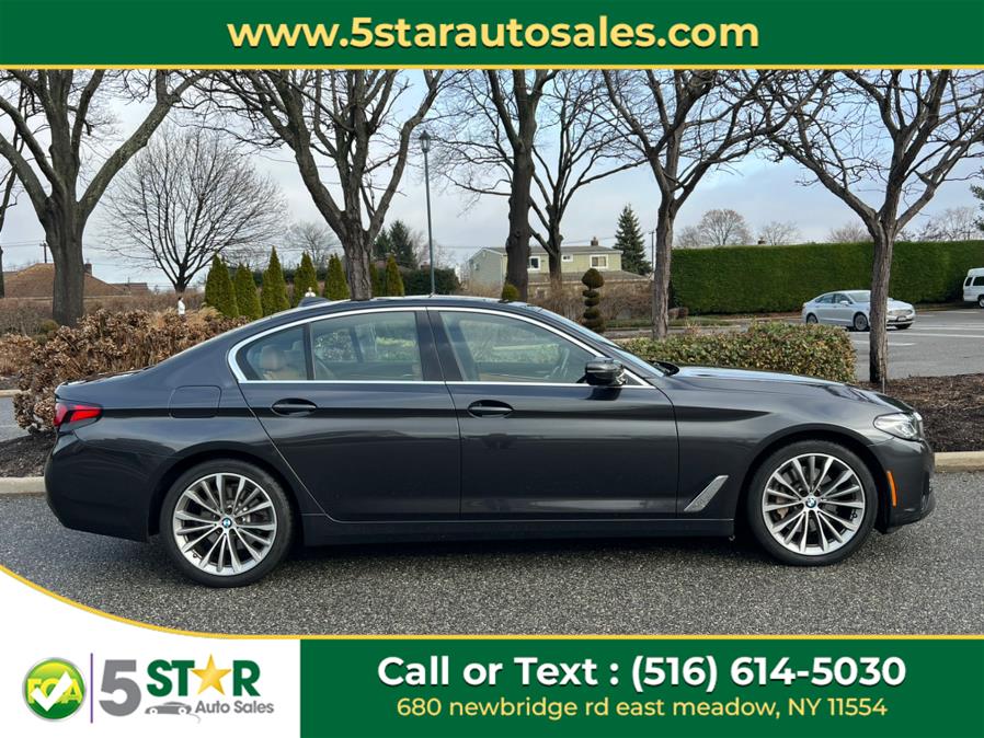 2021 BMW 5-Series 530i xDrive Sedan photo