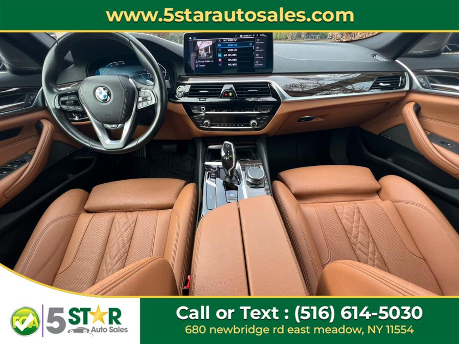 2021 BMW 5-Series 530i xDrive Sedan photo