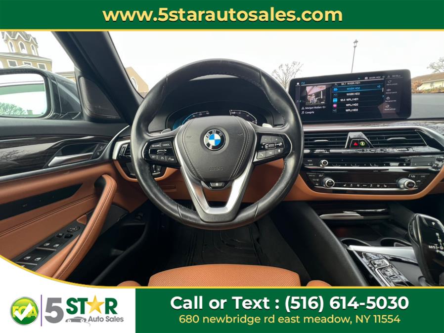 2021 BMW 5-Series 530i xDrive Sedan photo