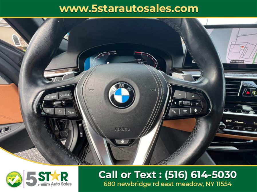 2021 BMW 5-Series 530i xDrive Sedan photo