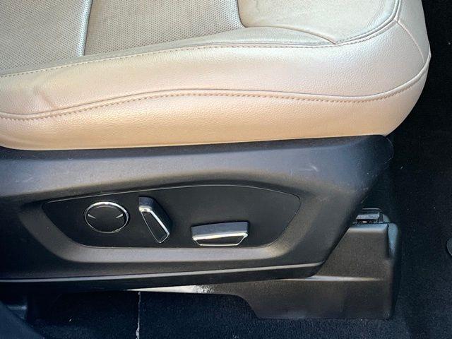 2020 Ford Explorer Limited photo