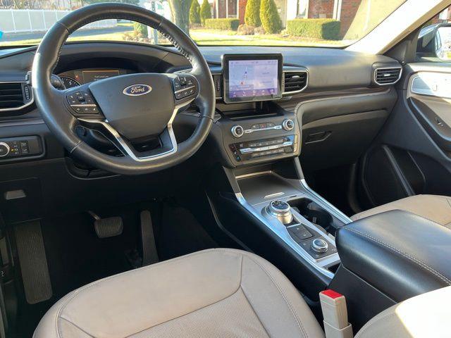 2020 Ford Explorer Limited photo