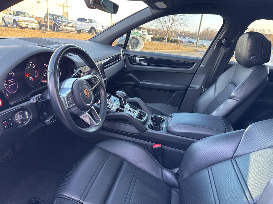 2021 Porsche Cayenne Base (Tiptronic) photo