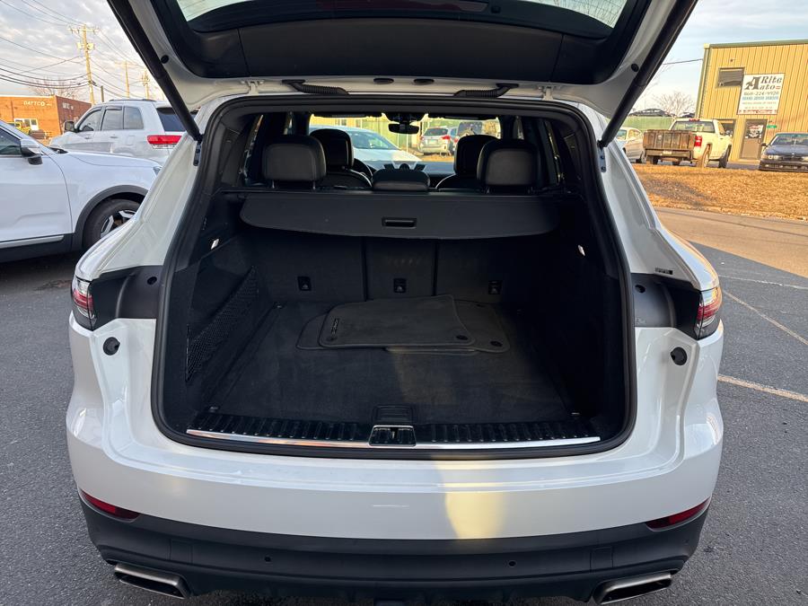 2021 Porsche Cayenne Base (Tiptronic) photo