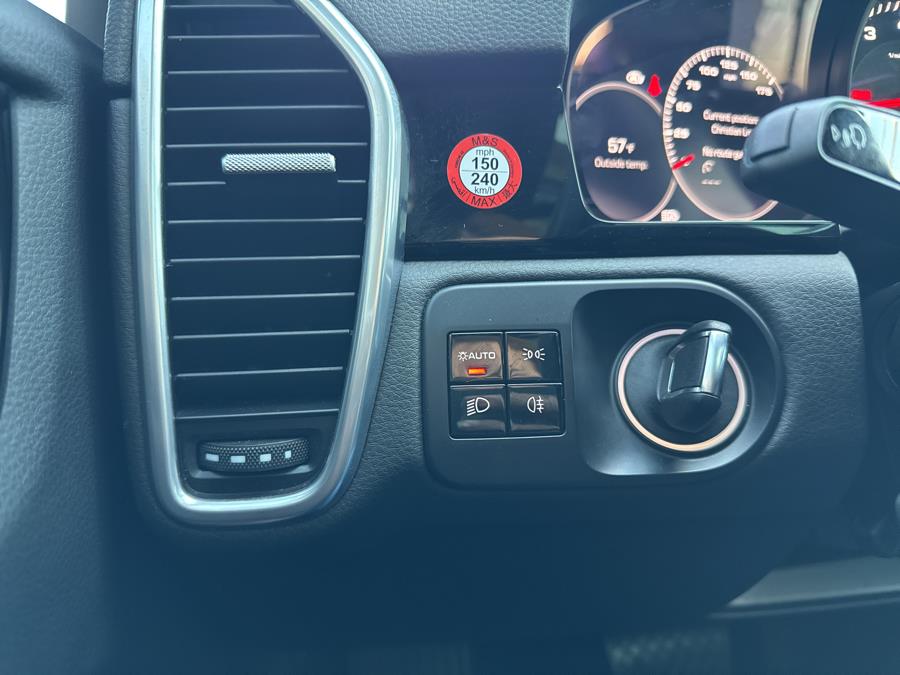 2021 Porsche Cayenne Base (Tiptronic) photo