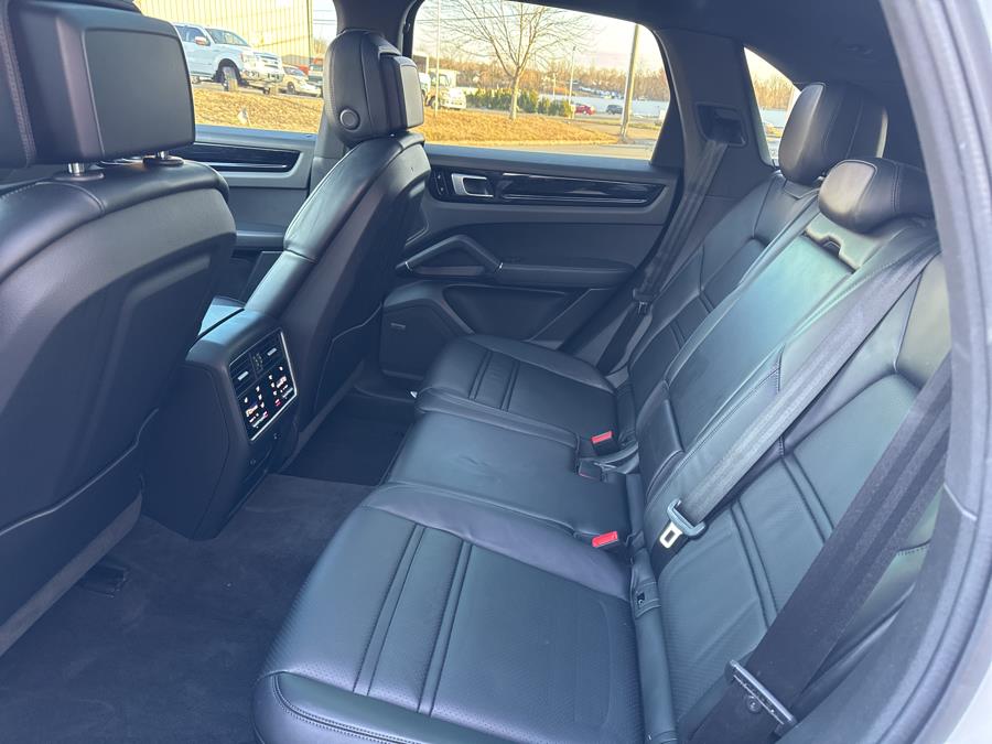2021 Porsche Cayenne Base (Tiptronic) photo