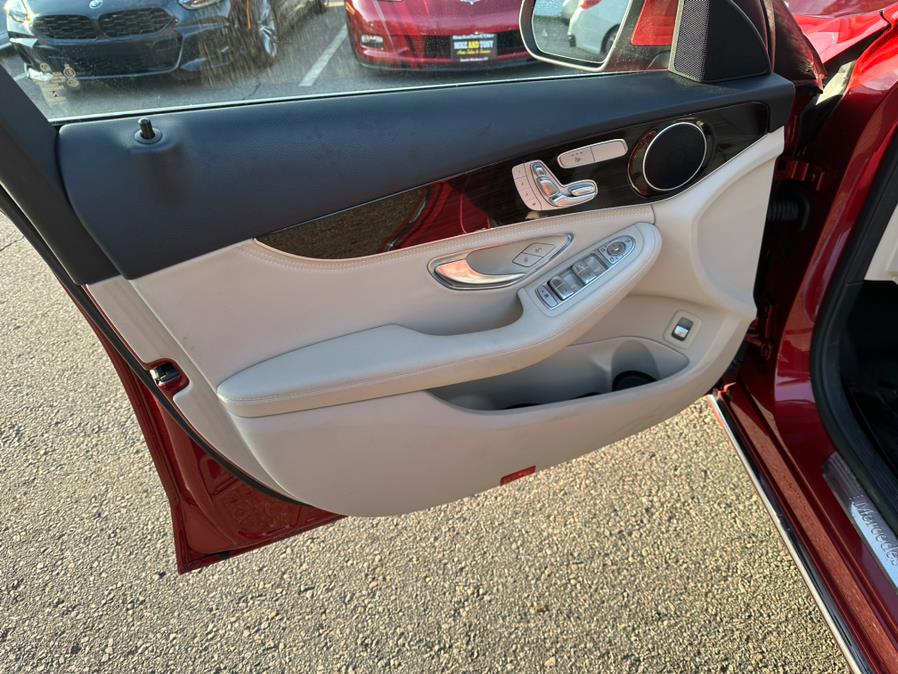 2016 Mercedes-Benz C-Class 4dr Sdn C 300 Sport 4MATIC photo