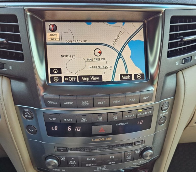 2009 Lexus LX 570 photo