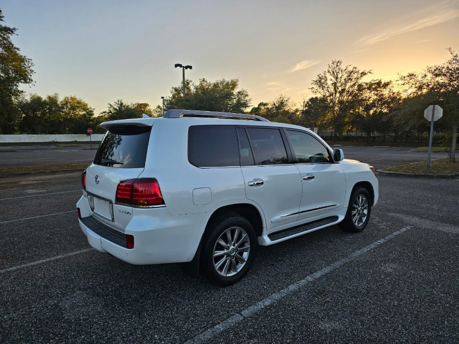 2009 Lexus LX 570 photo