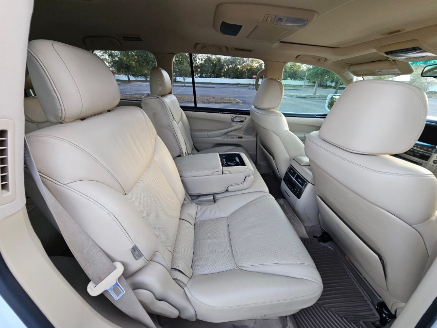 2009 Lexus LX 570 photo