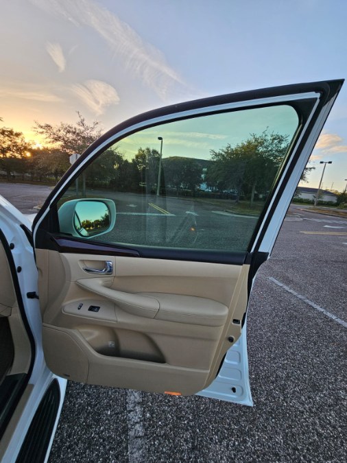 2009 Lexus LX 570 photo