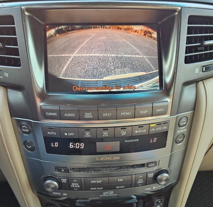 2009 Lexus LX 570 photo