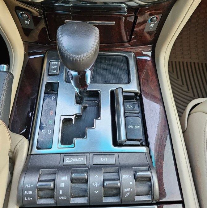 2009 Lexus LX 570 photo