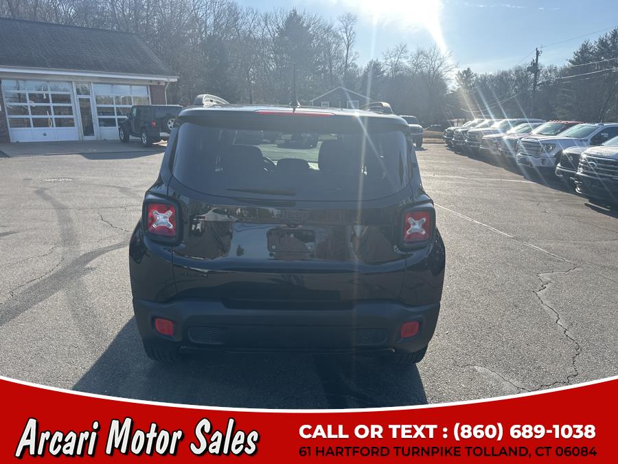2017 Jeep Renegade Latitude 4x4 photo