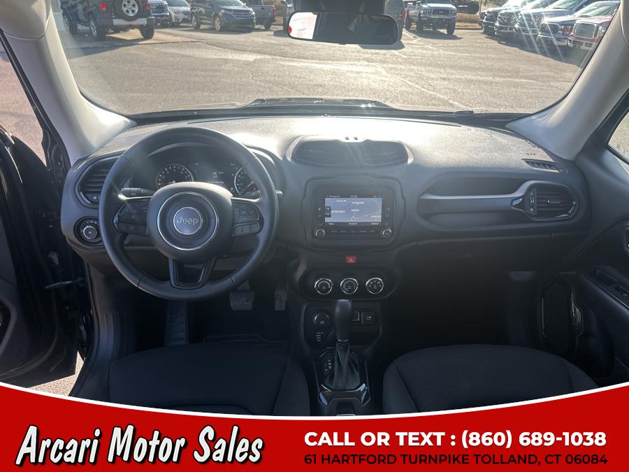 2017 Jeep Renegade Latitude 4x4 photo