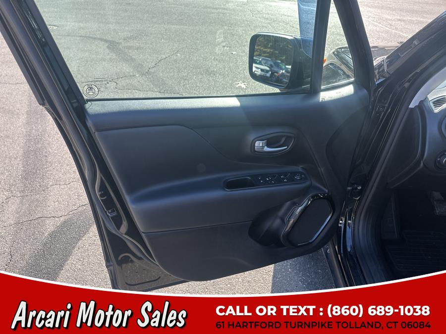 2017 Jeep Renegade Latitude 4x4 photo