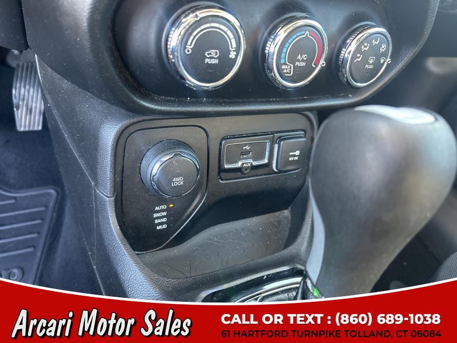2017 Jeep Renegade Latitude 4x4 photo