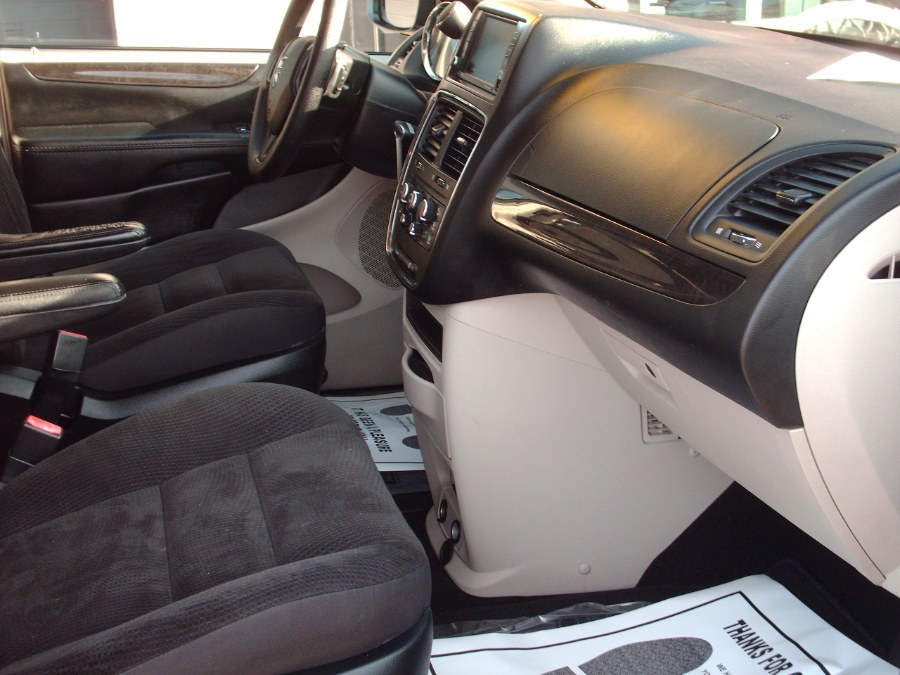 2017 Dodge Grand Caravan SE Wagon photo