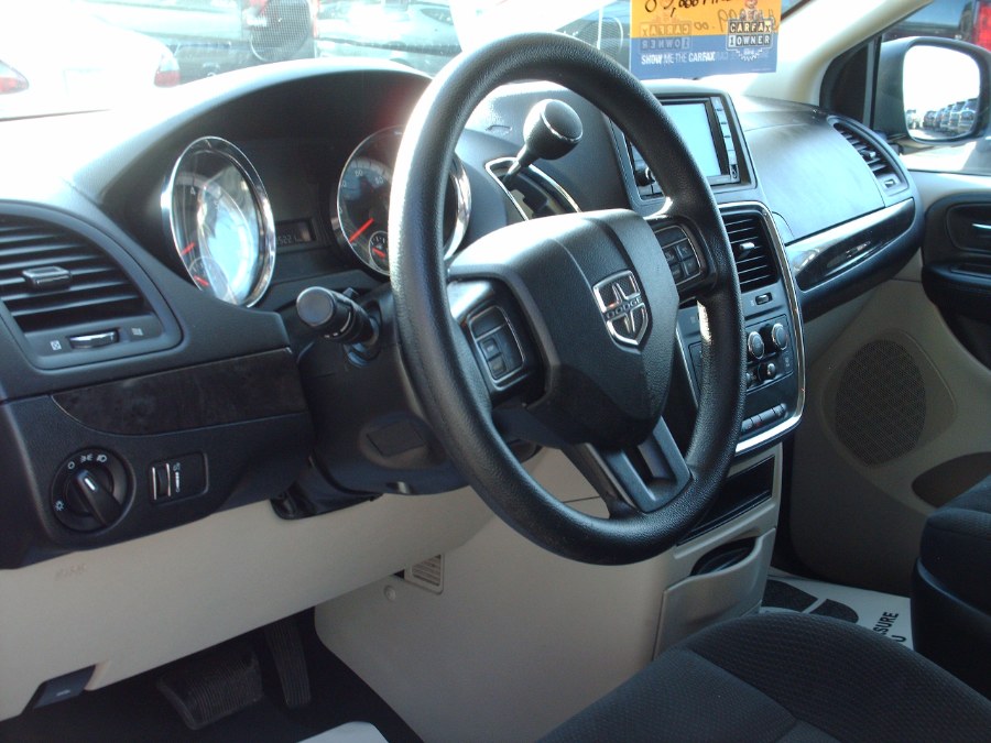 2017 Dodge Grand Caravan SE Wagon photo
