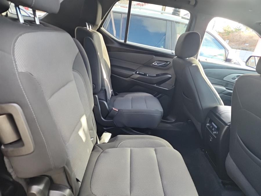 2022 Chevrolet Traverse FWD 4dr LT Cloth w/1LT photo