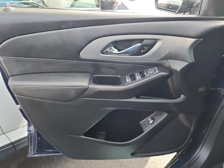 2022 Chevrolet Traverse FWD 4dr LT Cloth w/1LT photo