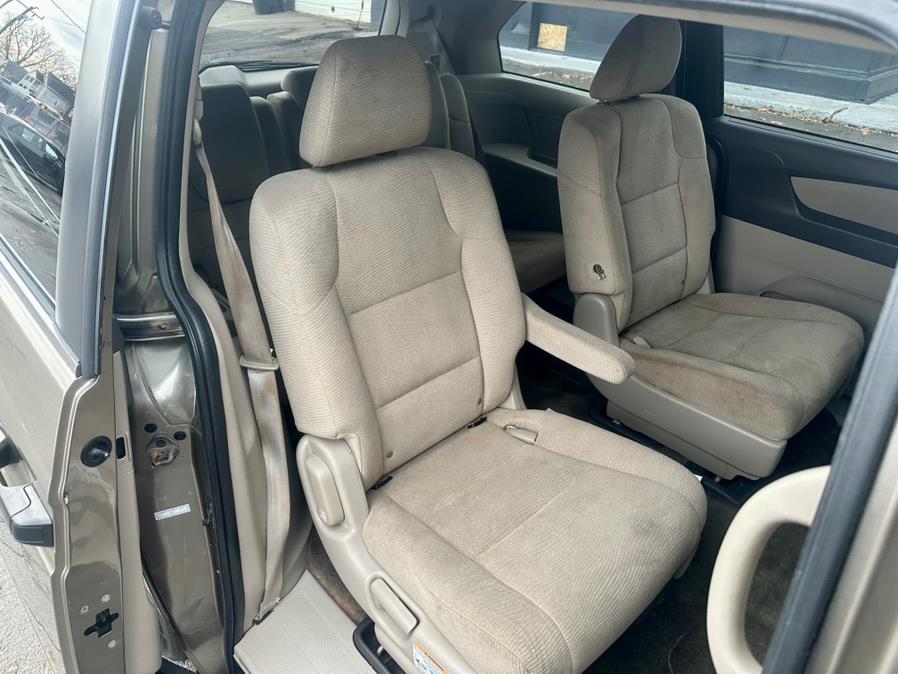 2011 Honda Odyssey LX photo