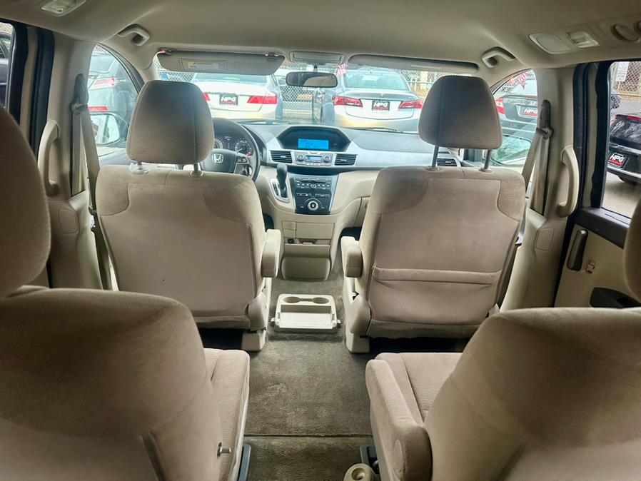 2011 Honda Odyssey LX photo