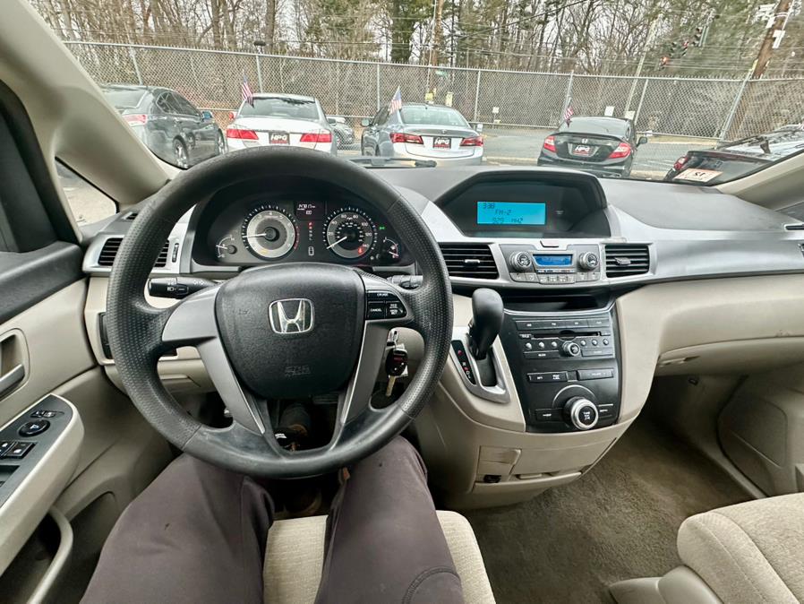 2011 Honda Odyssey LX photo