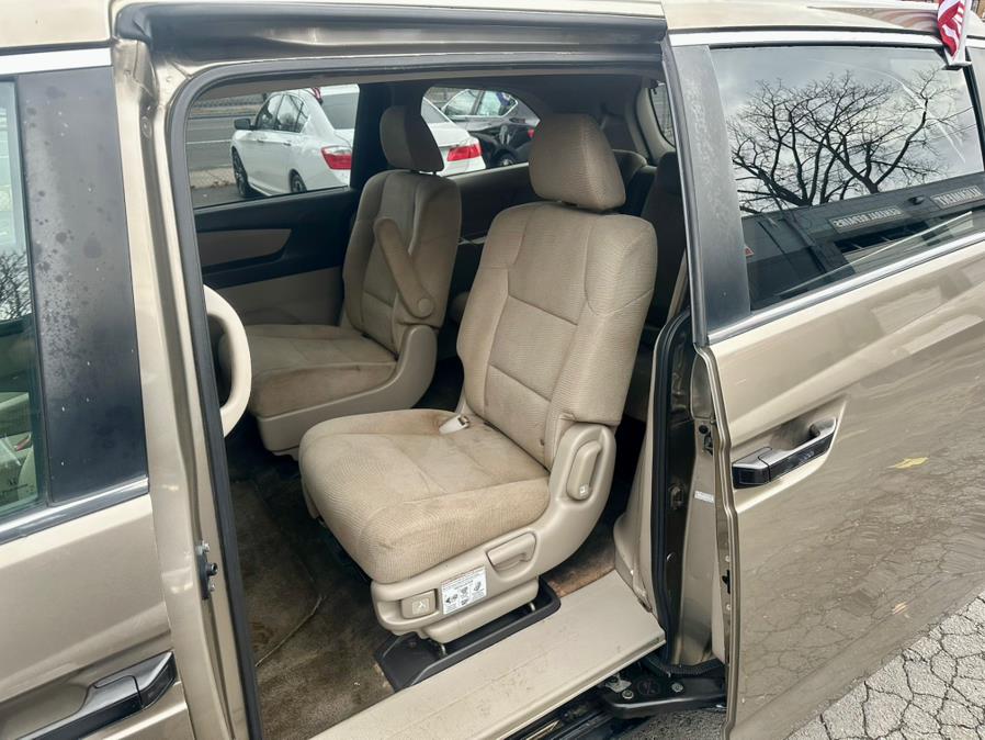 2011 Honda Odyssey LX photo