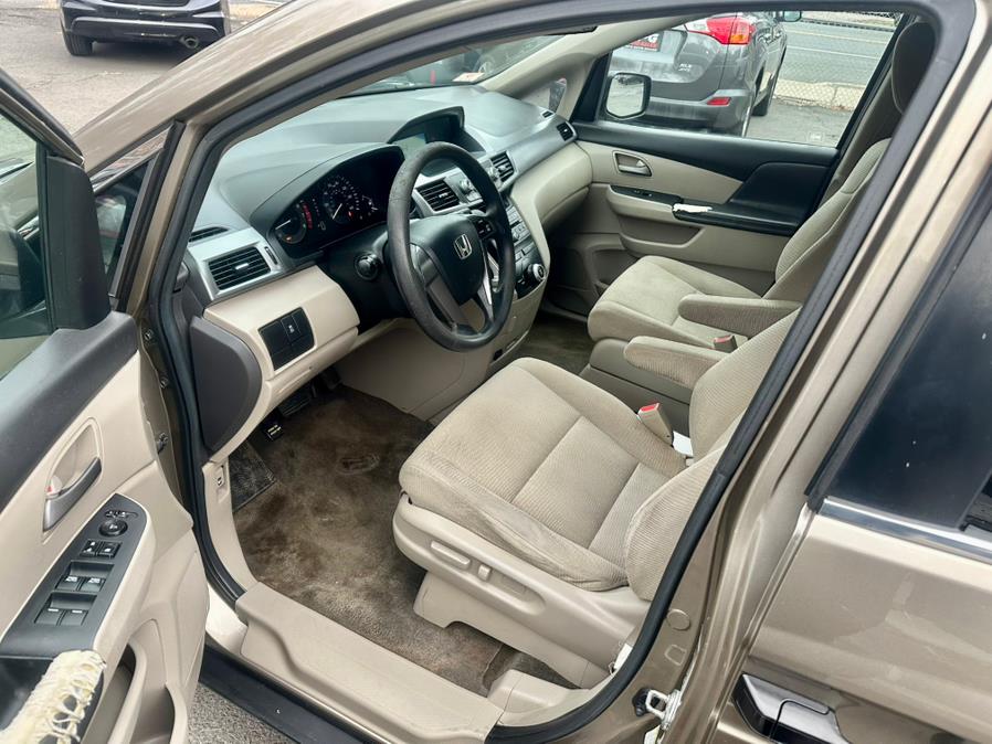 2011 Honda Odyssey LX photo