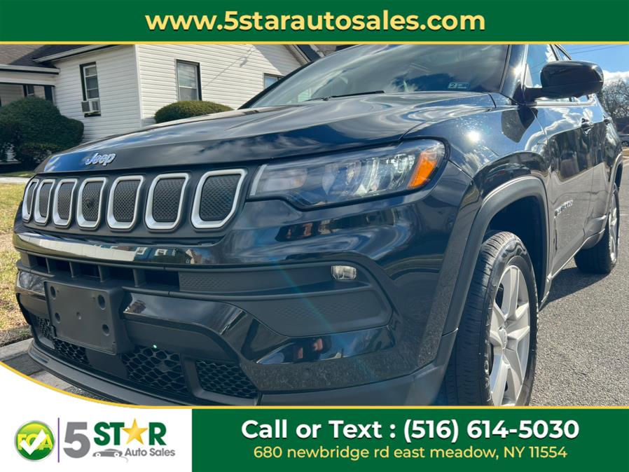 2022 Jeep Compass Latitude 4x4 photo