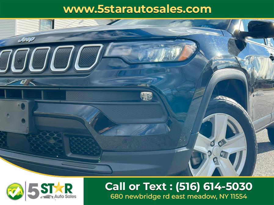 2022 Jeep Compass Latitude 4x4 photo
