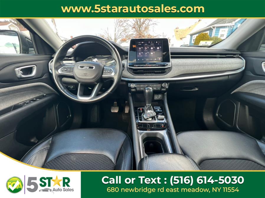 2022 Jeep Compass Latitude 4x4 photo