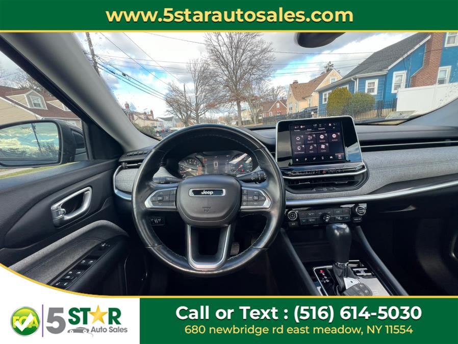 2022 Jeep Compass Latitude 4x4 photo