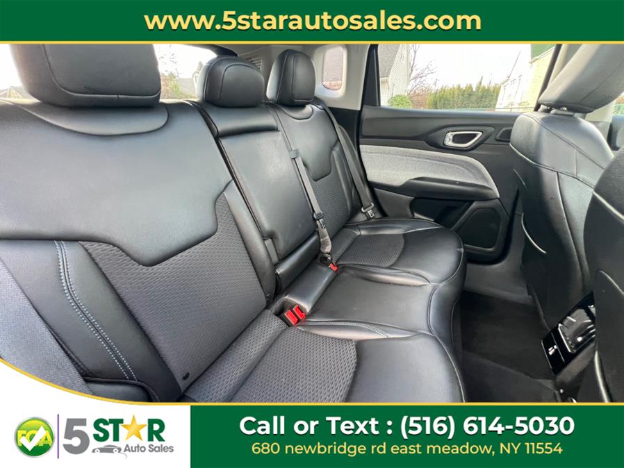 2022 Jeep Compass Latitude 4x4 photo