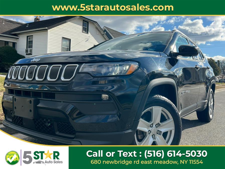 2022 Jeep Compass Latitude 4x4 photo