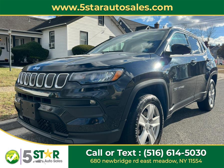 2022 Jeep Compass Latitude 4x4 photo