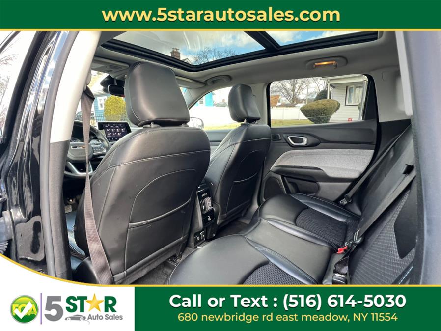2022 Jeep Compass Latitude 4x4 photo