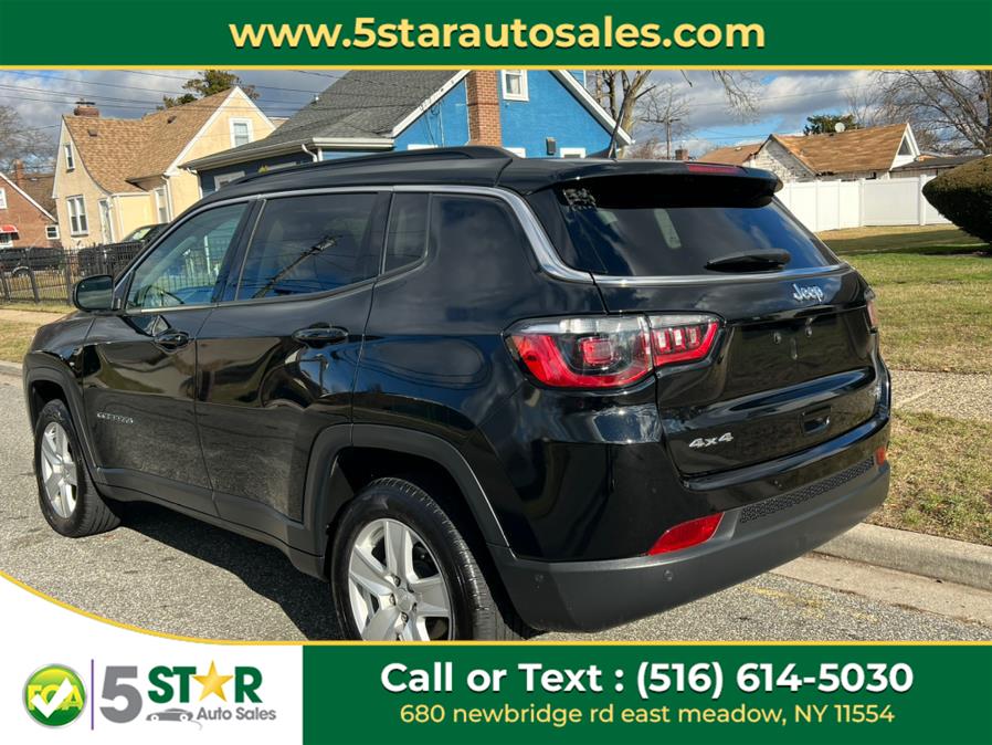 2022 Jeep Compass Latitude 4x4 photo