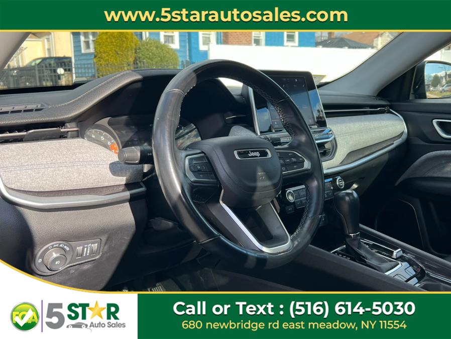 2022 Jeep Compass Latitude 4x4 photo