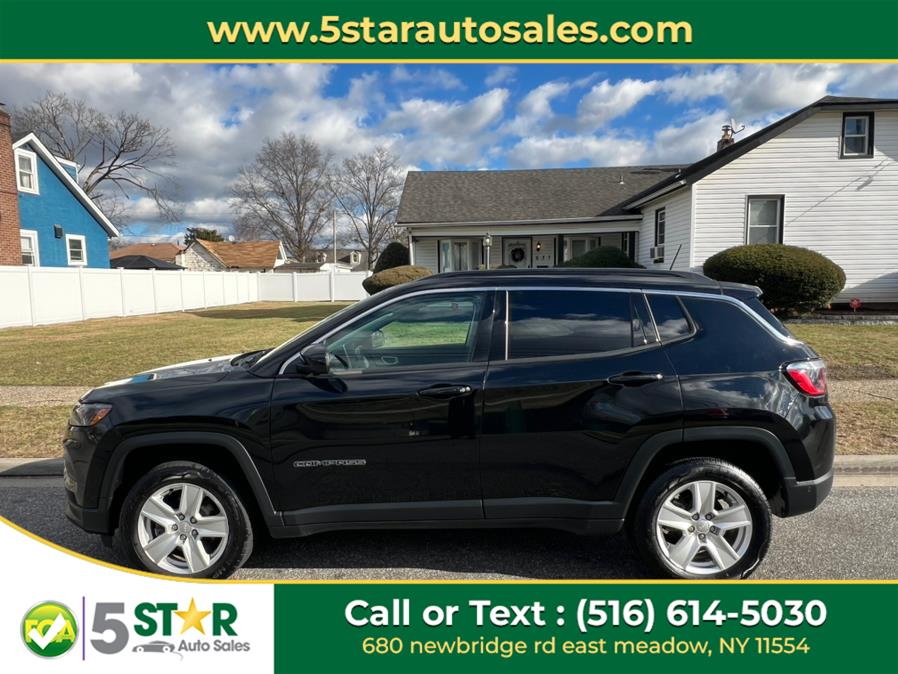 2022 Jeep Compass Latitude 4x4 photo