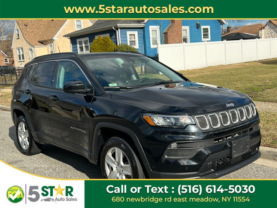 2022 Jeep Compass Latitude 4x4 photo