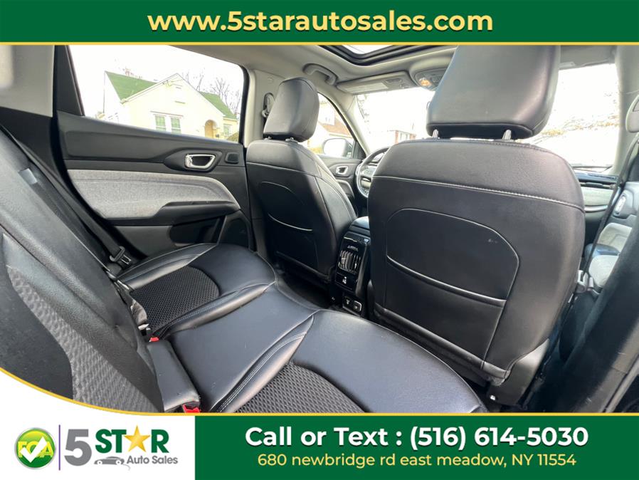 2022 Jeep Compass Latitude 4x4 photo