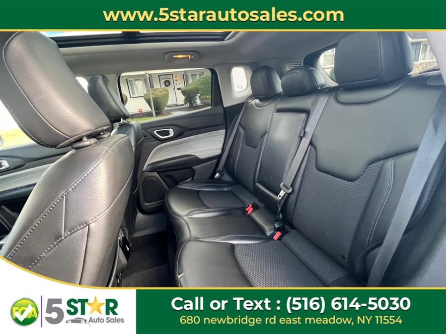 2022 Jeep Compass Latitude 4x4 photo