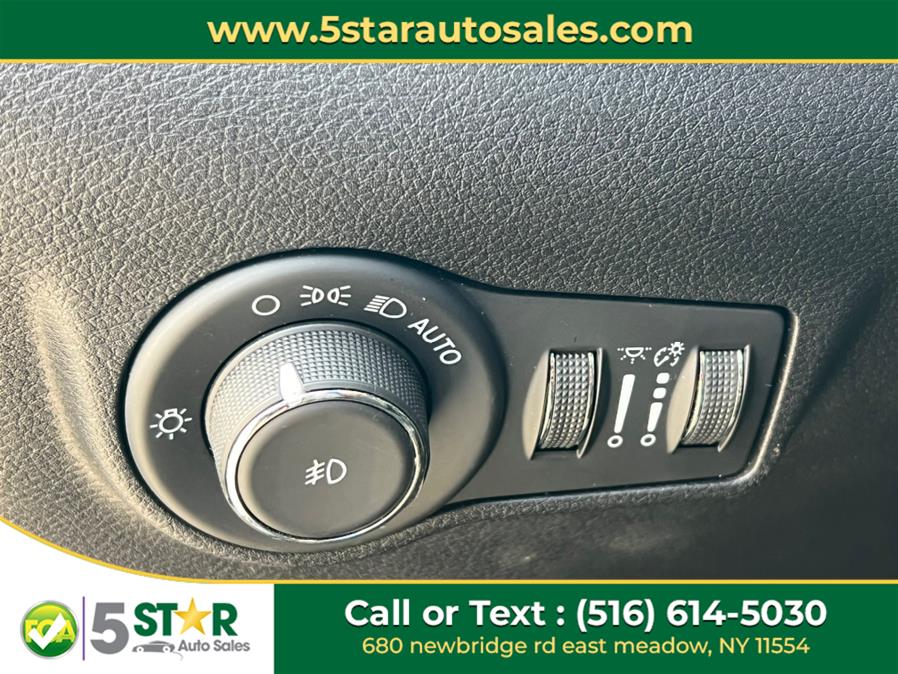 2022 Jeep Compass Latitude 4x4 photo
