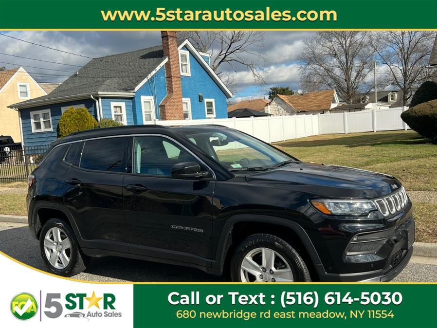 2022 Jeep Compass Latitude 4x4 photo
