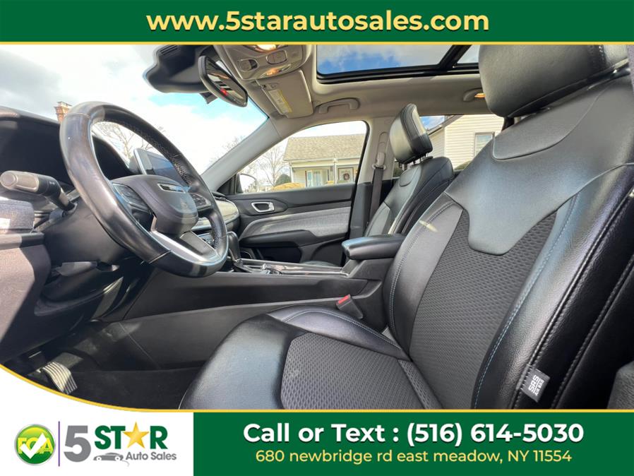 2022 Jeep Compass Latitude 4x4 photo