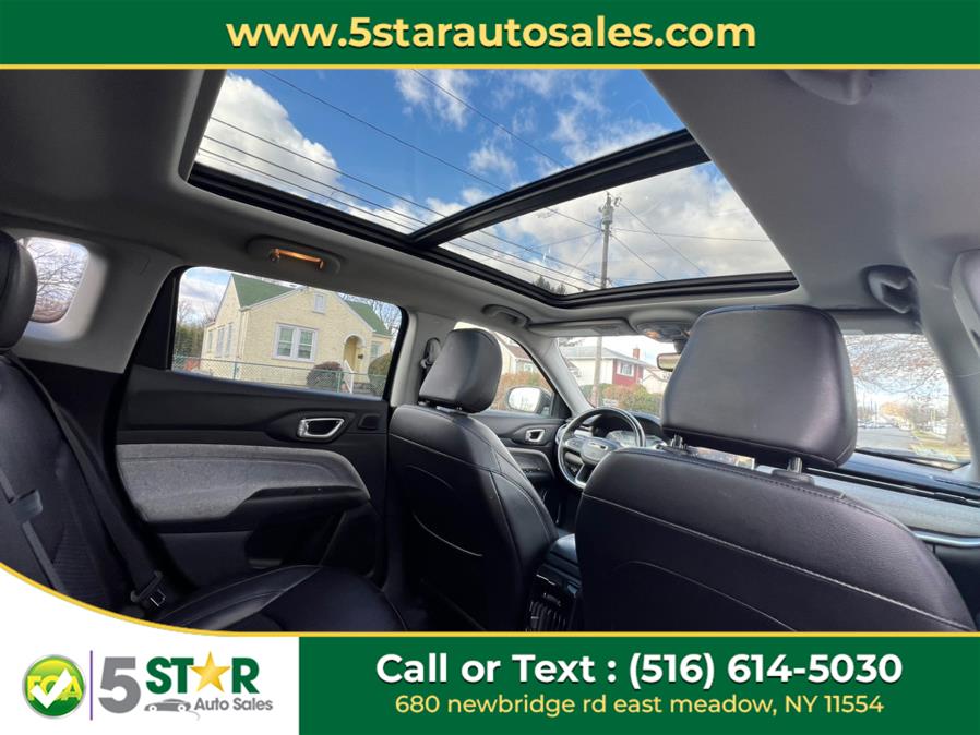 2022 Jeep Compass Latitude 4x4 photo